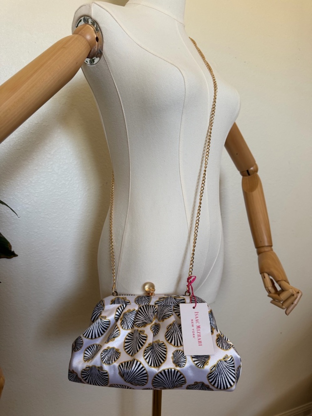 Isaac Mizrahi - Gold and Black Shell-Print Evening Clutch with Chain Strap